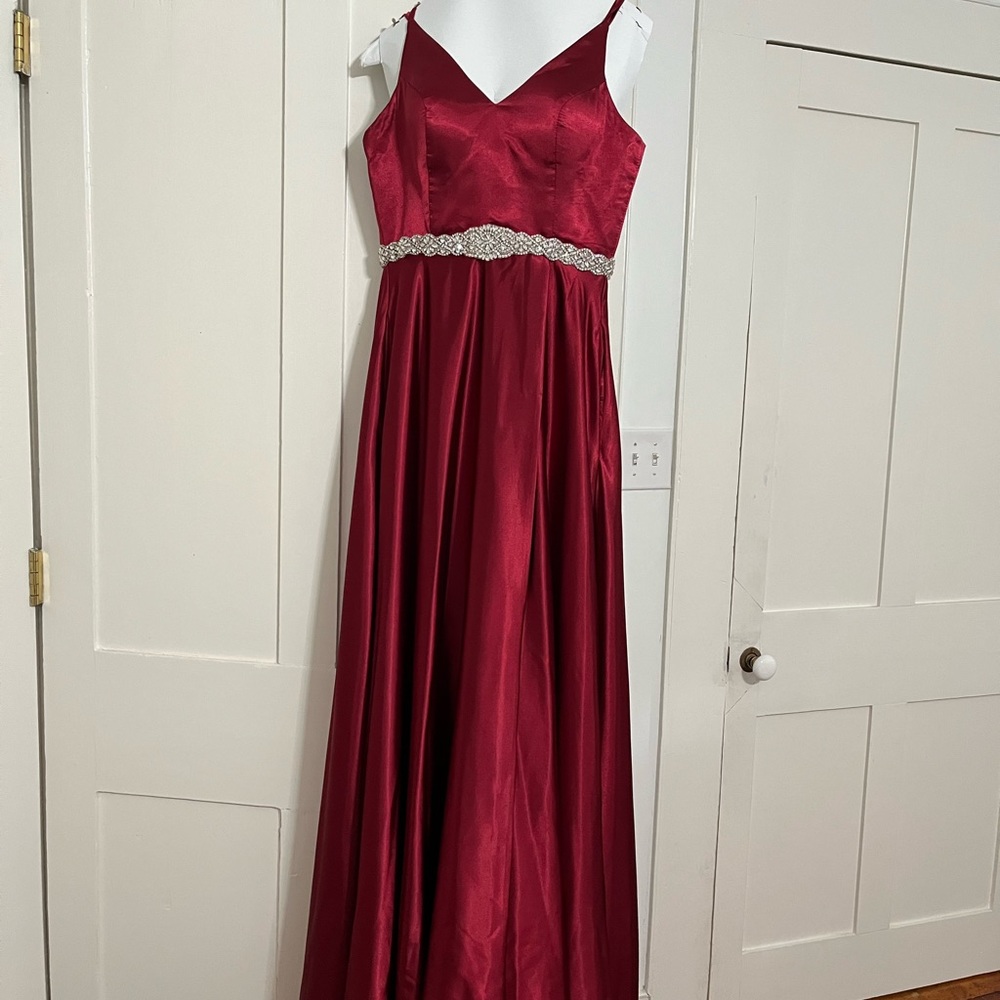 Size 4 womens formal gown!